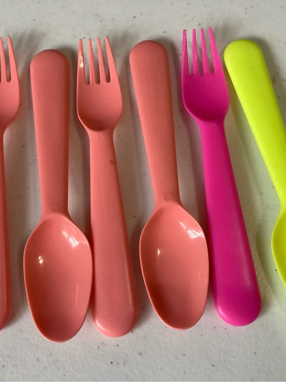 Children’s Utensils Colorful Plastic Spoons & Forks Pink, Hot Pink, Neon Yellow